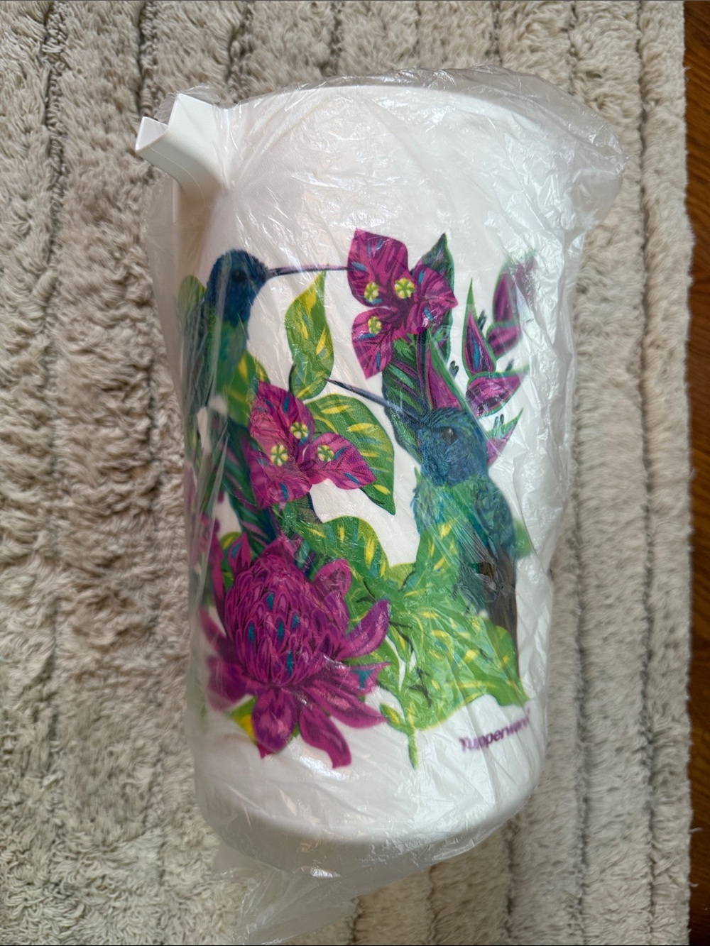 Tupperware Hummingbird Pitcher *NEW*